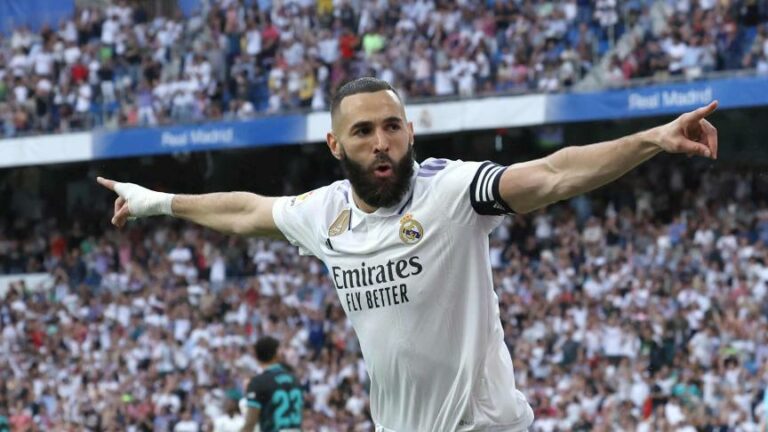 Liga : le Real Madrid domine Almeria, triplé de Karim Benzema