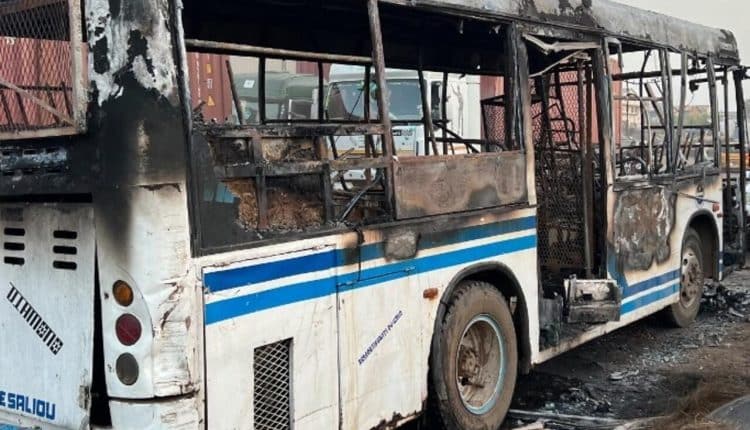 Enquête en cours sur l’attaque du bus de la ligne 65 à Yarakh : quatre suspects en garde à vue