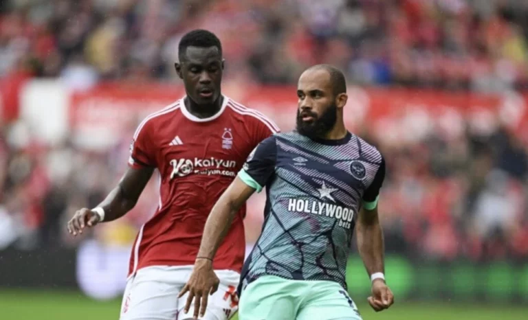 Premier League : Nottingham Forest tient le nul contre Brentford malgré l’expulsion de Moussa Niakhaté