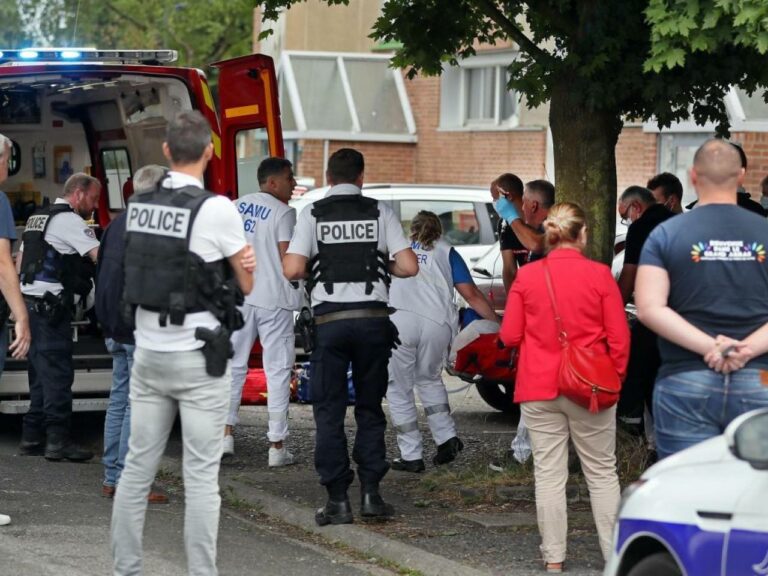 1 mort et plusieurs blessés par un homme armé d’un couteau dans un lycée sis à Arras
