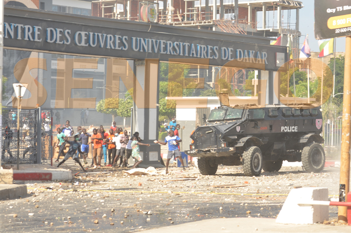 Manifestation étudiante contre la fermeture de l’Ucad: la police intervient et arrête plusieurs protestataires