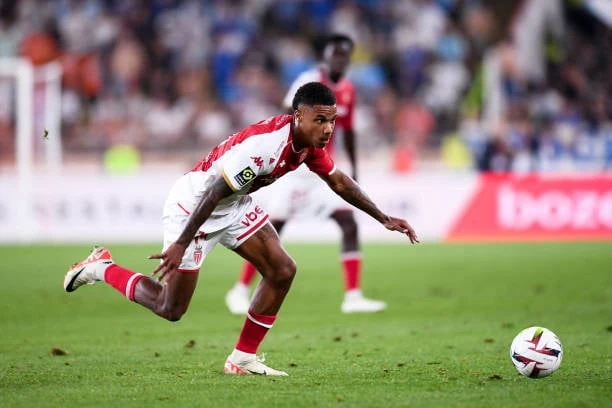 Ligue 1 : Ismail Jakobs ouvre le score pour Monaco face à Reims (vidéo)