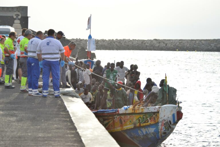 Espagne: Une embarcation avec 83 personnes dont 2 enfants débarque à El Hierro