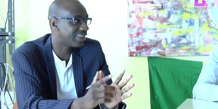 Pourquoi la candidature de Ousmane Sonko est recevable devant le Conseil constitutionnel sans les fiches de parrainages. Par Seybani Sougou