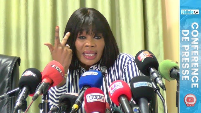 Arrêté par les gendarmes : Maimouna Ndour relâchée tard la nuit