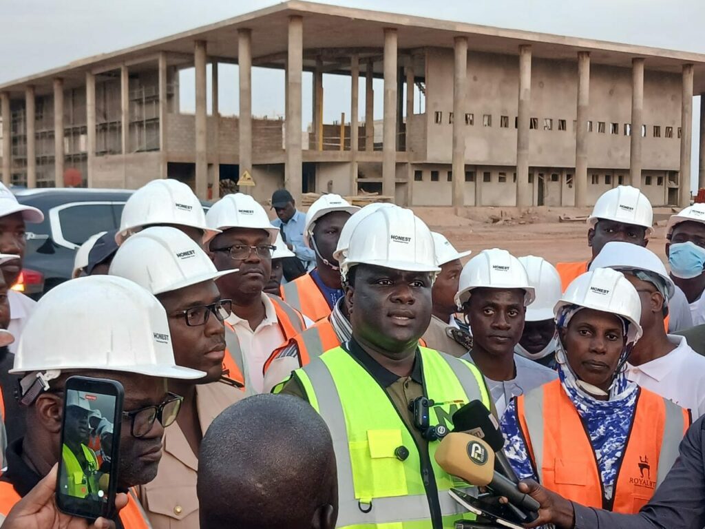 Université Orientale Sénégal : Dethié Fall exige la livraison au Mois d’ Octobre 2026